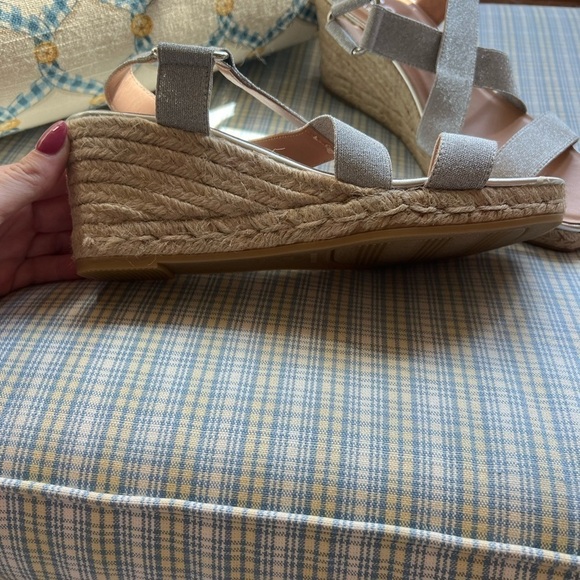 New Viscata Silver Metallic Espadrilles Size 39/8.5 - Picture 3 of 6